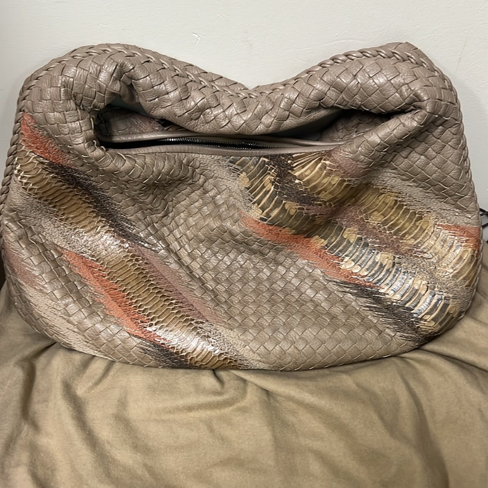 Authentic Rare. Large Botega Veneta Embroidered I… - image 2